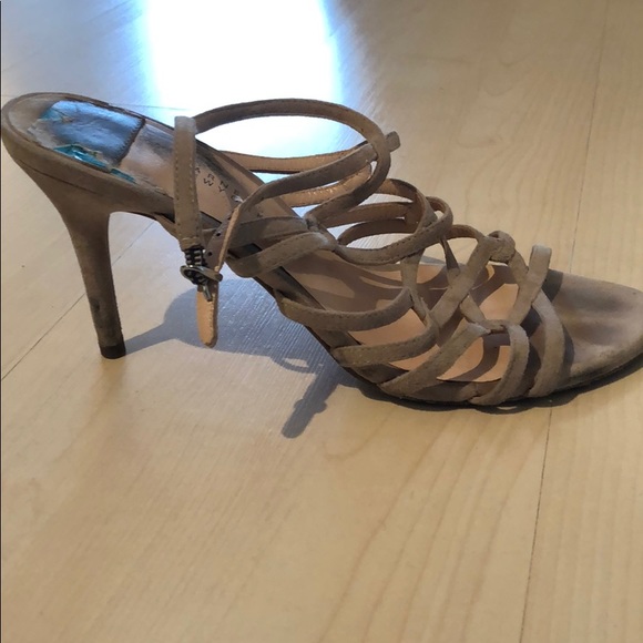 Barney’s nude suede shoe - Picture 3 of 3